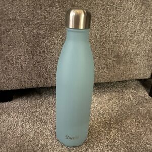 S'well Sky Blue Water or Wine Bottle with Silver Cap 750 ml
